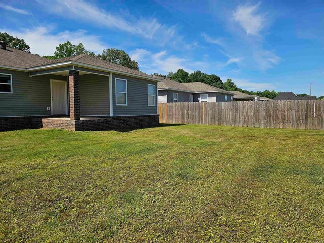 209 Formon Drive, Paragould, AR 72450