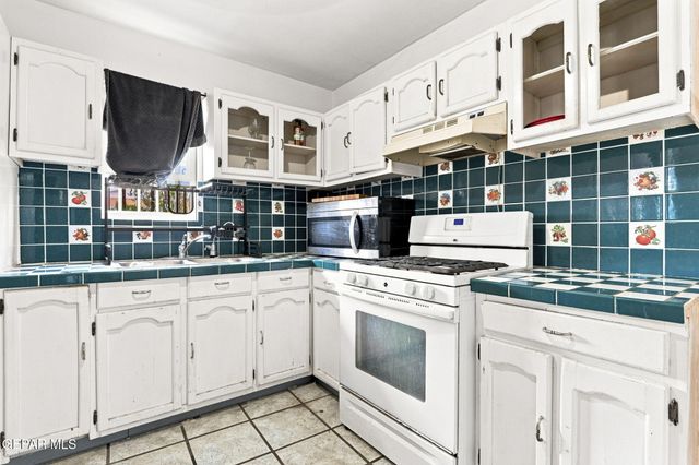 8621 REMINGTON Drive, Canutillo, TX 79835