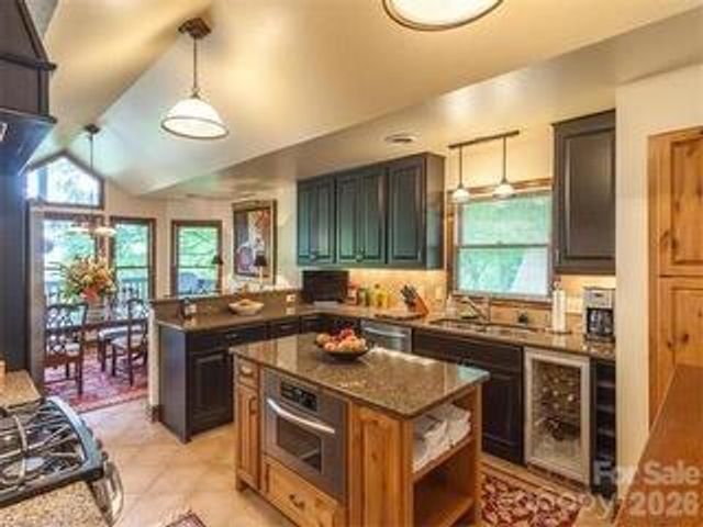 91 Brandy Run Road, Burnsville, NC 28714
