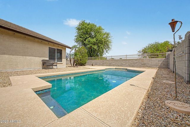16328 W SANDRA Lane, Surprise, AZ 85388