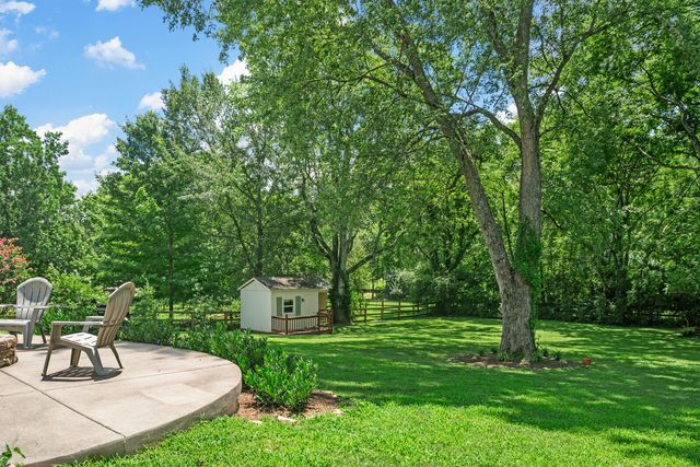 523 Crieve Rd, Nashville, TN 37220