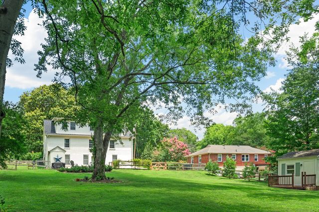 523 Crieve Rd, Nashville, TN 37220