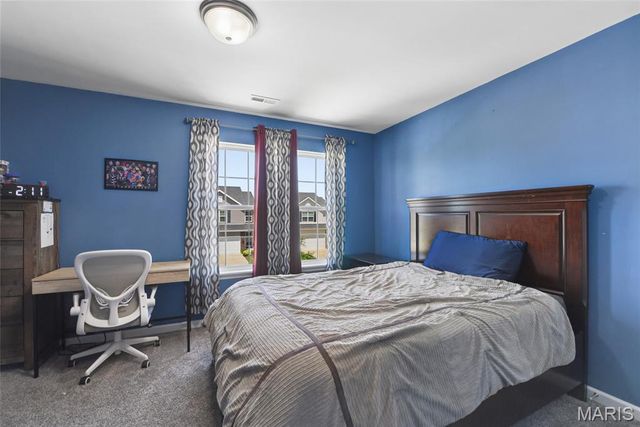 337 Charlestowne Place Drive, St Charles, MO 63301