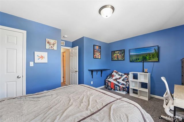 337 Charlestowne Place Drive, St Charles, MO 63301