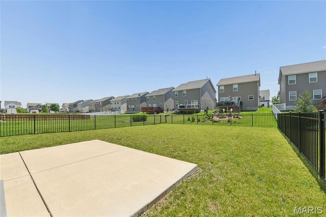 337 Charlestowne Place Drive, St Charles, MO 63301