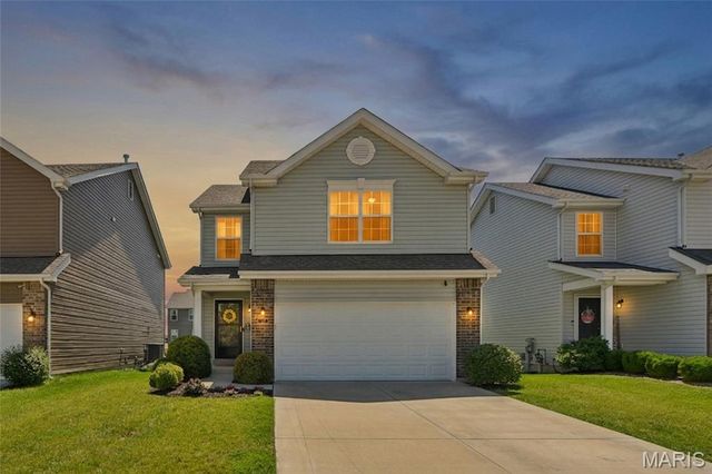 337 Charlestowne Place Drive, St Charles, MO 63301