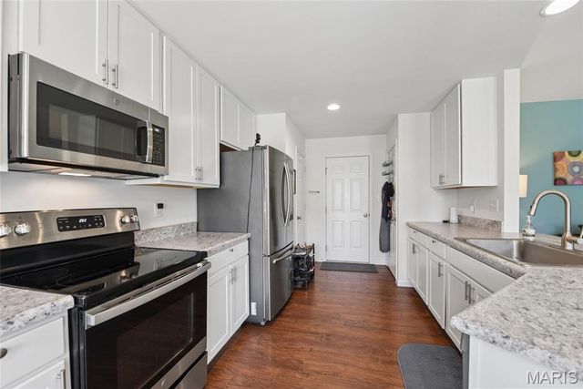 337 Charlestowne Place Drive, St Charles, MO 63301