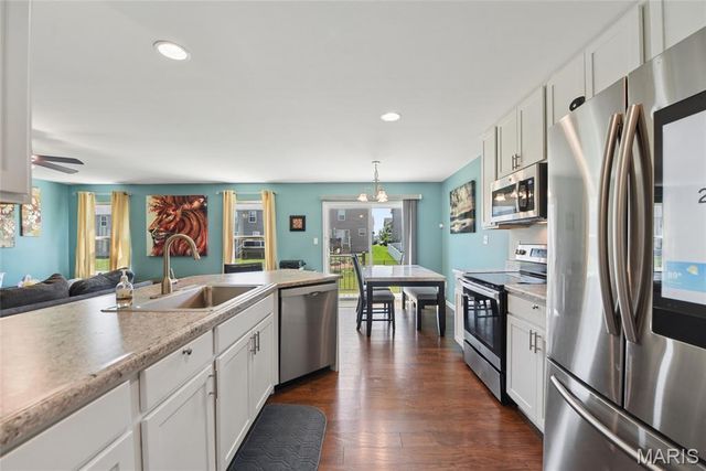 337 Charlestowne Place Drive, St Charles, MO 63301