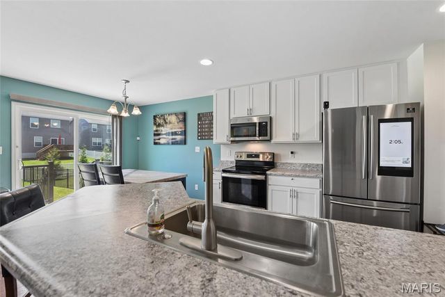 337 Charlestowne Place Drive, St Charles, MO 63301