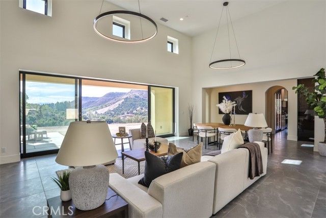 43698 De Luz, Temecula, CA 92590