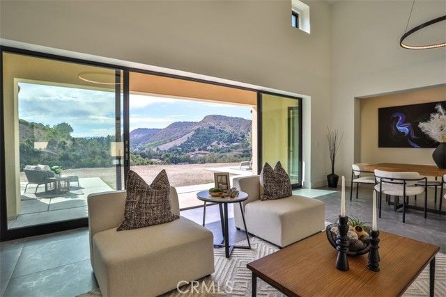 43698 De Luz, Temecula, CA 92590