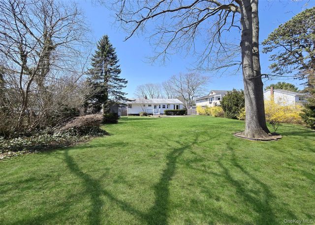 2069 Feuereisen Avenue, Ronkonkoma, NY 11779