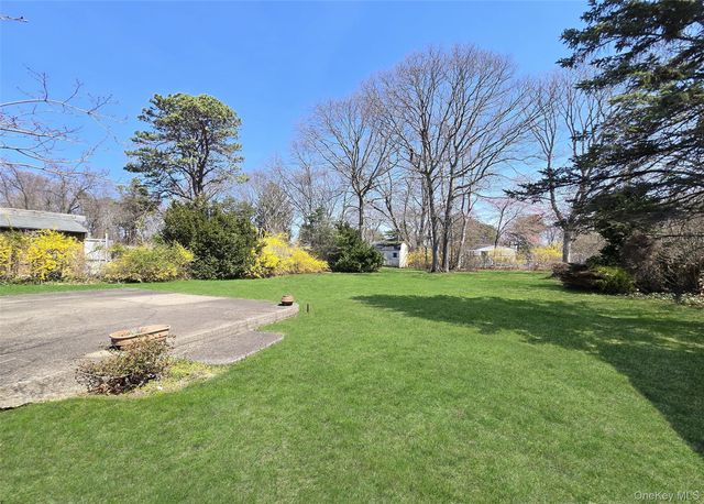 2069 Feuereisen Avenue, Ronkonkoma, NY 11779