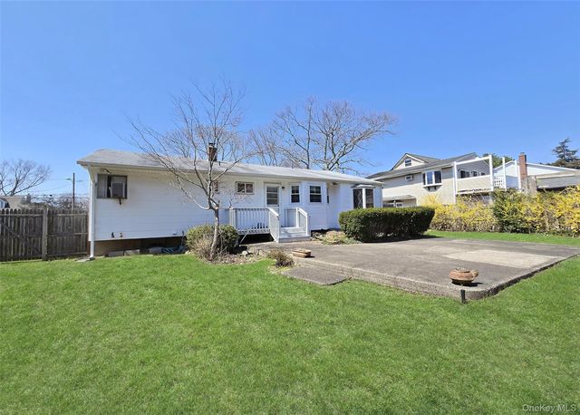 2069 Feuereisen Avenue, Ronkonkoma, NY 11779