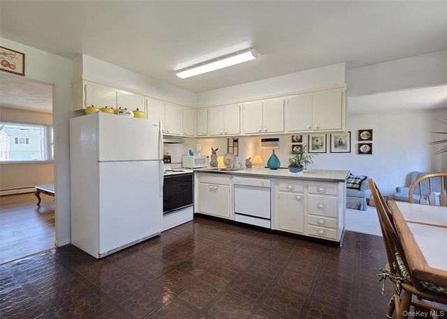 2069 Feuereisen Avenue, Ronkonkoma, NY 11779