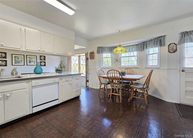 2069 Feuereisen Avenue, Ronkonkoma, NY 11779