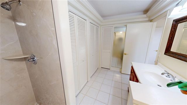 1 COLONY POINT DRIVE 5C, Punta Gorda, FL 33950
