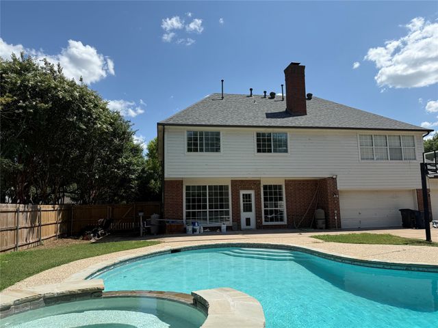 6832 Clear Spring Drive, Fort Worth, TX 76132