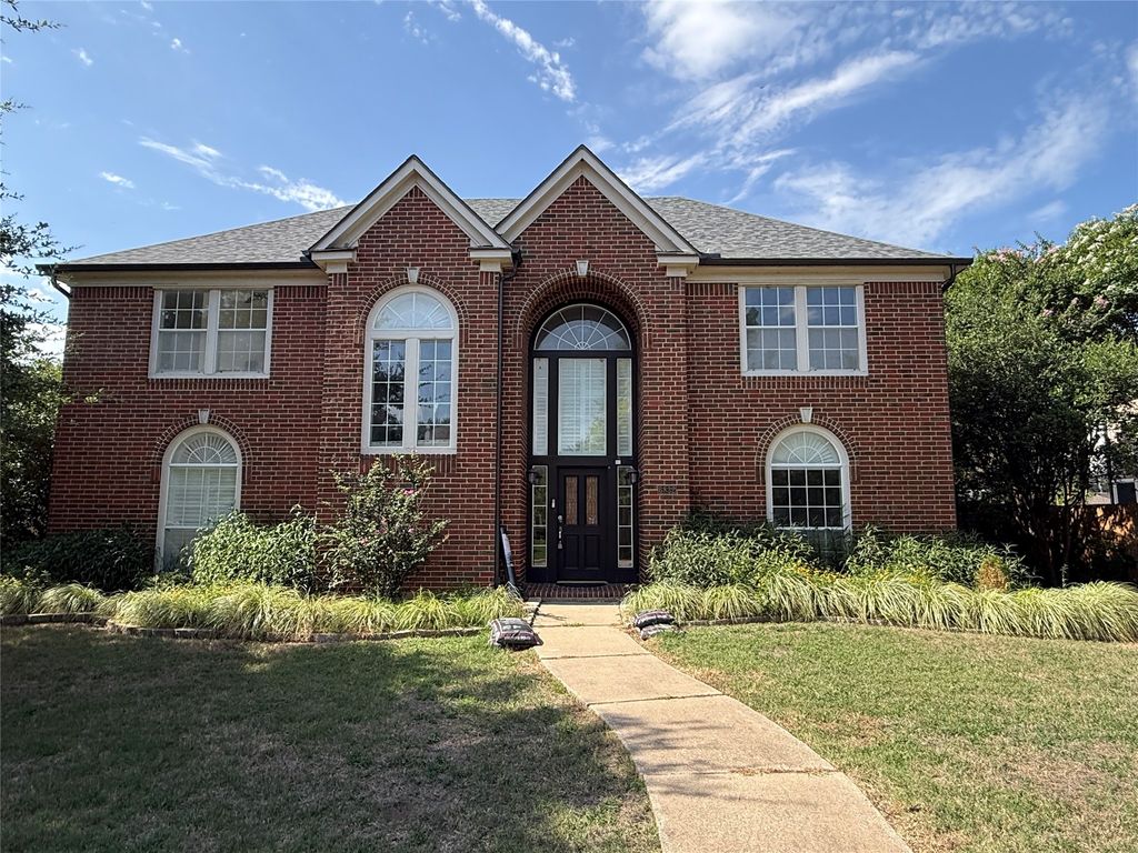 6832 Clear Spring Drive, Fort Worth, TX 76132