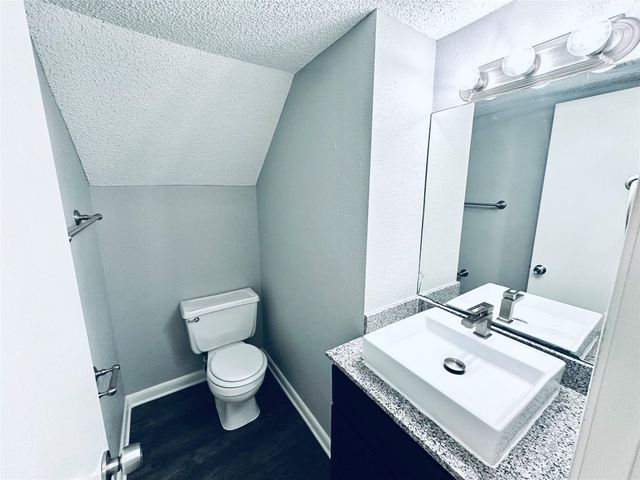 2612 Gwendolyn LN A, Austin, TX 78748