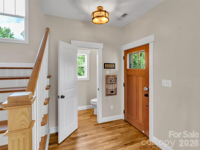 17 Elkmont Terrace, Asheville, NC 28804