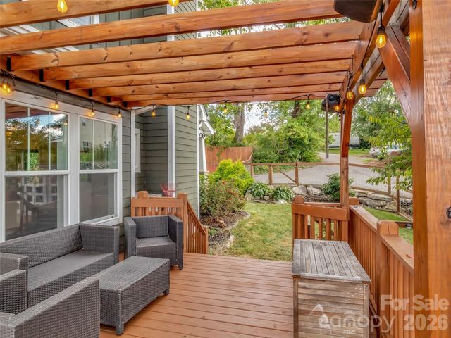 17 Elkmont Terrace, Asheville, NC 28804