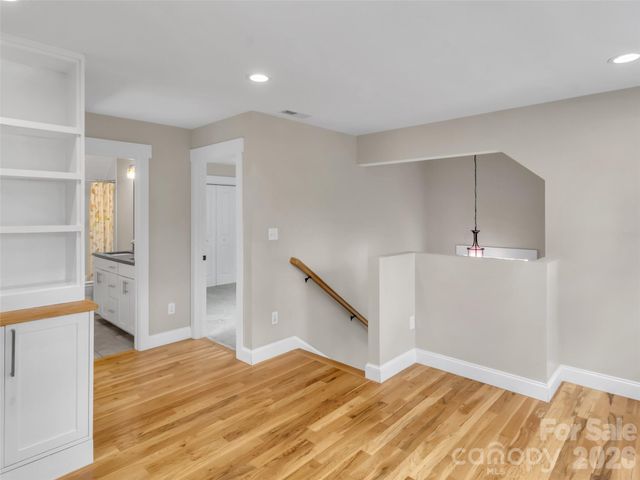 17 Elkmont Terrace, Asheville, NC 28804