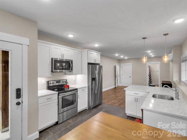 17 Elkmont Terrace, Asheville, NC 28804