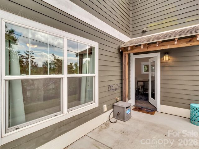 17 Elkmont Terrace, Asheville, NC 28804
