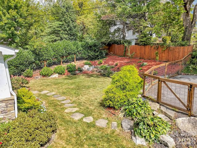 17 Elkmont Terrace, Asheville, NC 28804