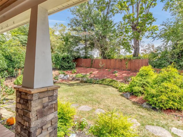 17 Elkmont Terrace, Asheville, NC 28804