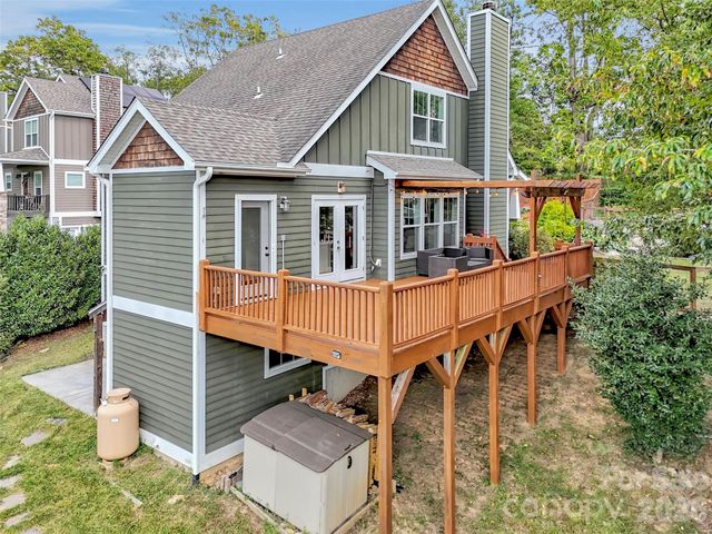 17 Elkmont Terrace, Asheville, NC 28804