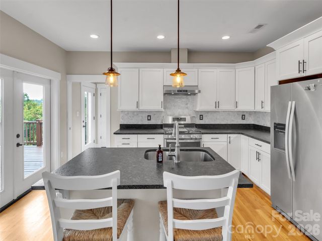 17 Elkmont Terrace, Asheville, NC 28804
