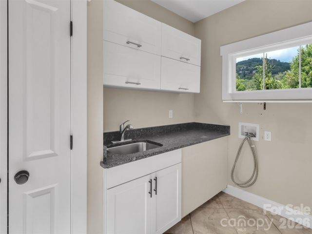 17 Elkmont Terrace, Asheville, NC 28804