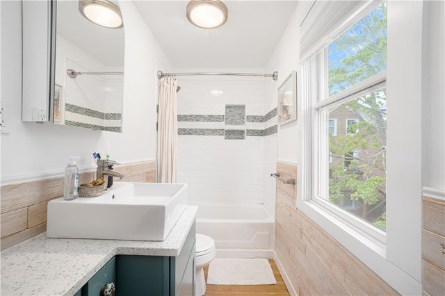 23 Holland Street 2, Newport, RI 02840