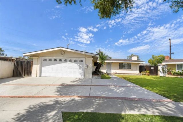 4213 W Roberts, Santa Ana, CA 92704