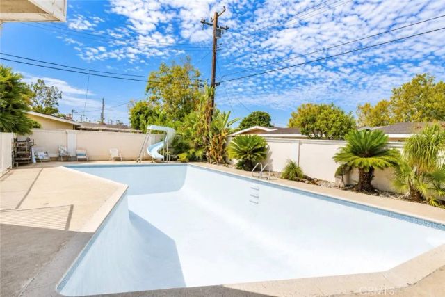 4213 W Roberts, Santa Ana, CA 92704