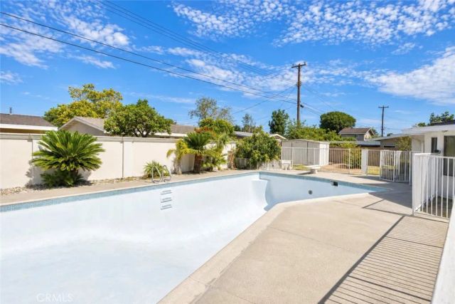 4213 W Roberts, Santa Ana, CA 92704