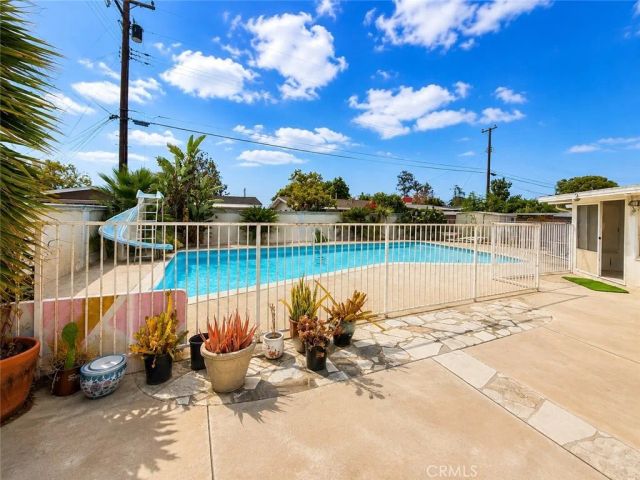 4213 W Roberts, Santa Ana, CA 92704