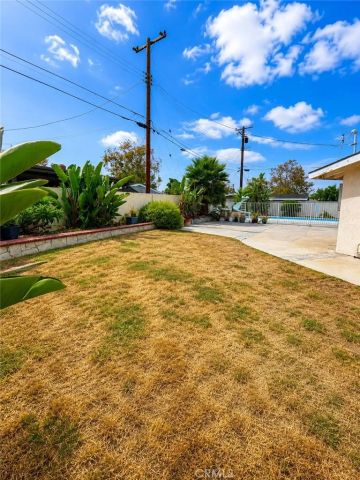 4213 W Roberts, Santa Ana, CA 92704