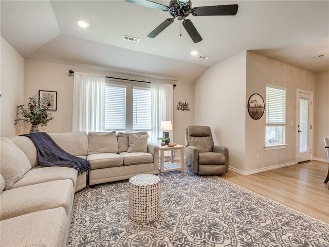 801 Buffalo Avenue, Gentry, AR 72734