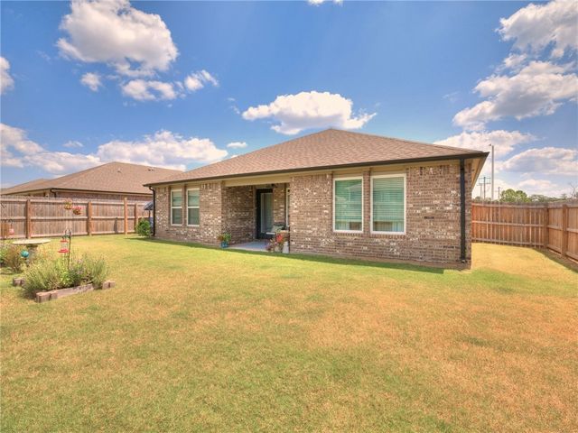 801 Buffalo Avenue, Gentry, AR 72734