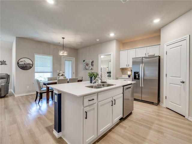 801 Buffalo Avenue, Gentry, AR 72734