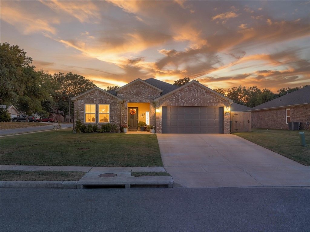 801 Buffalo Avenue, Gentry, AR 72734