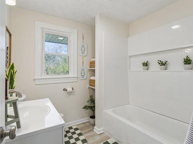 4404 Hickory Fork RD, Gloucester, VA 23061