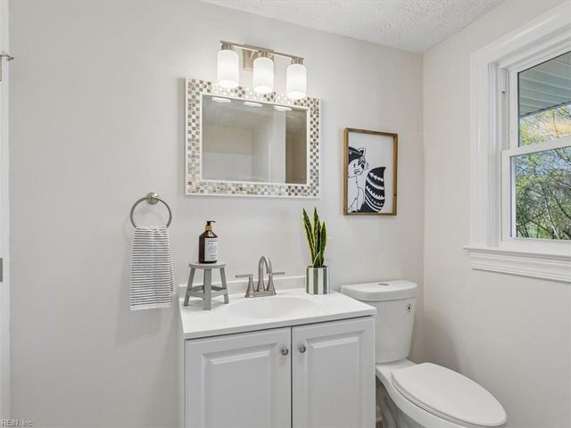 4404 Hickory Fork RD, Gloucester, VA 23061