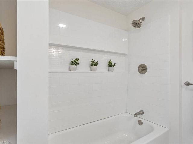 4404 Hickory Fork RD, Gloucester, VA 23061