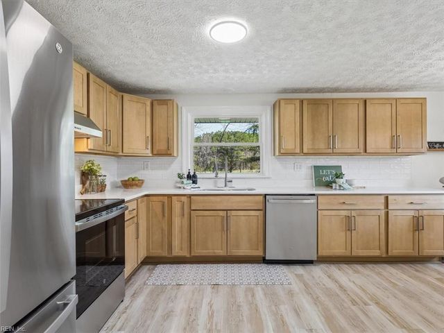 4404 Hickory Fork RD, Gloucester, VA 23061