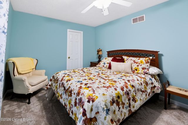 6204 Cottage Ridge Pl, Louisville, KY 40214