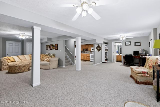 6204 Cottage Ridge Pl, Louisville, KY 40214